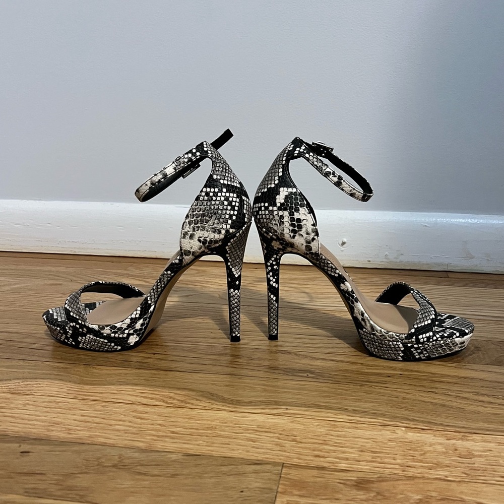 Aldo snake print platform heel sandal - size 6.5